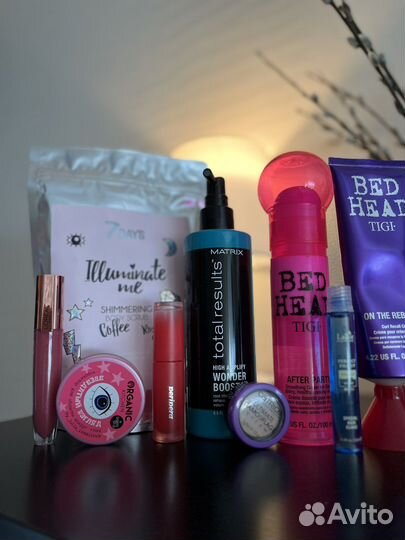 Косметика для лица, тела и волос пакетом