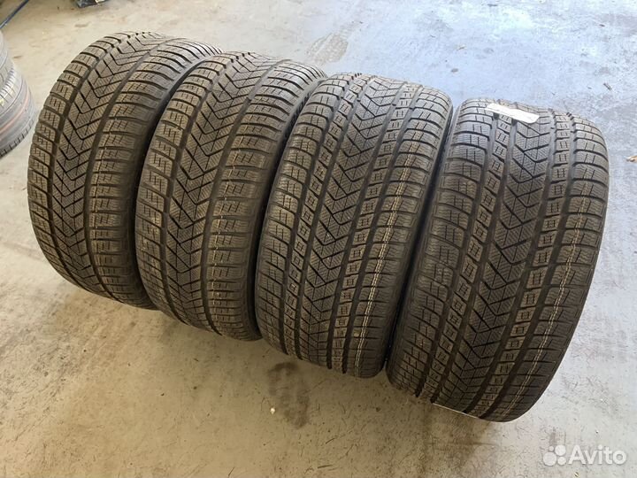 Pirelli Scorpion Winter RFT 315/35 R21 и 275/40 R21