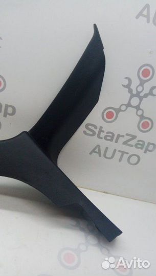 Обшивка стойки задняя правая Nissan Teana J31