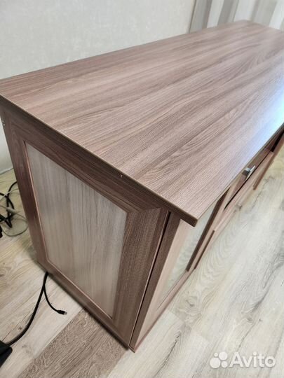 Тумба под тв 132*48см