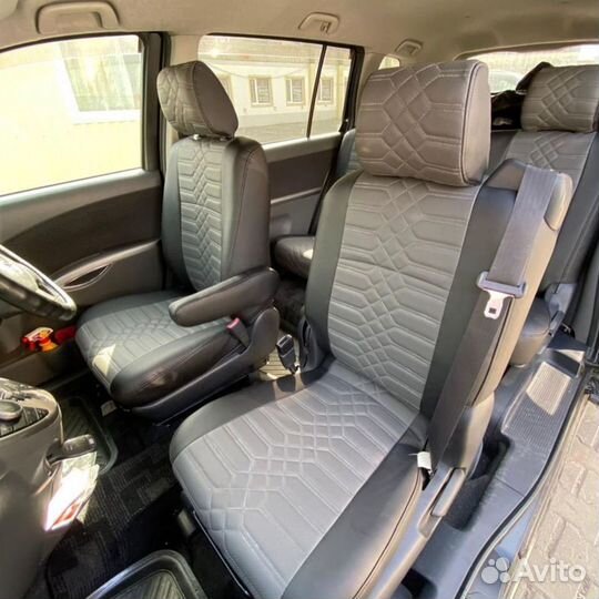 Чехлы Toyota Isis