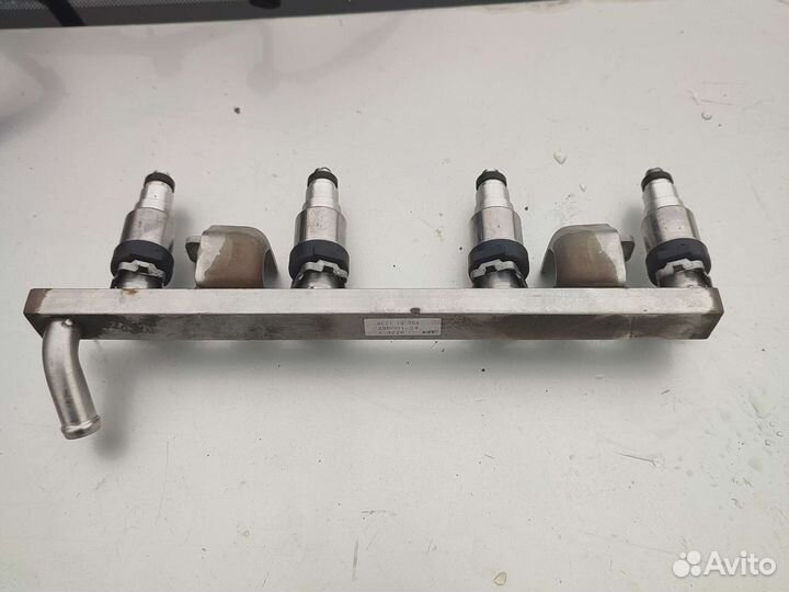 Mazda 3 топливная рампа с форсунками