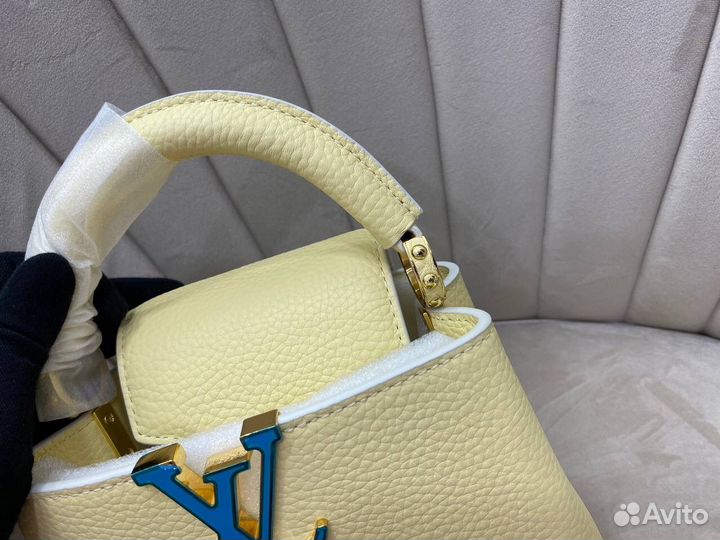 Сумка Louis Vuitton Capucines