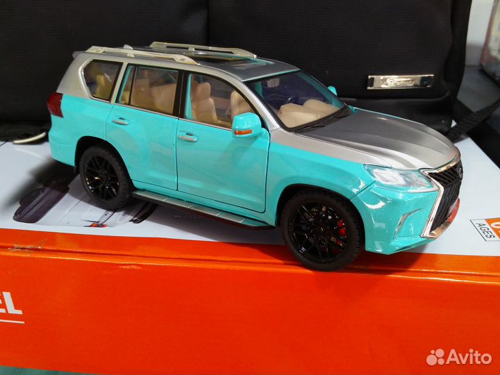 Lexus Sportplus 1:18. Lamborghini Sian FKP