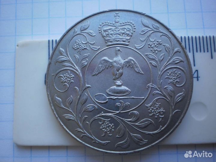 Англия 1 крона 25пенсов Елизавета на коне Черчилль