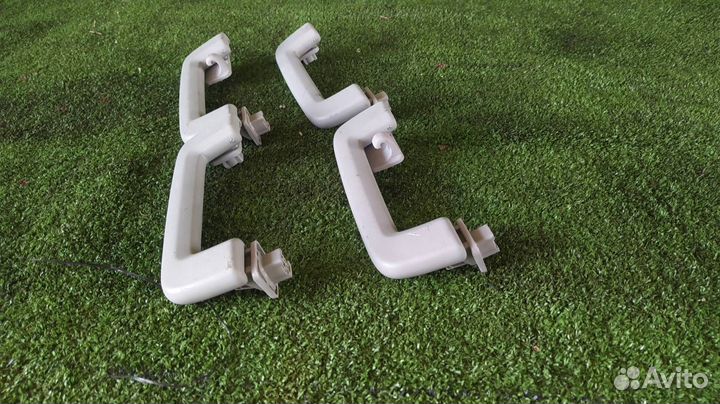 Ручки потолка комплект Volvo V50 B5254T3 2005