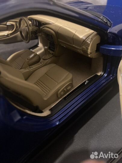 Porsche 911 (996) AutoArt 1/18