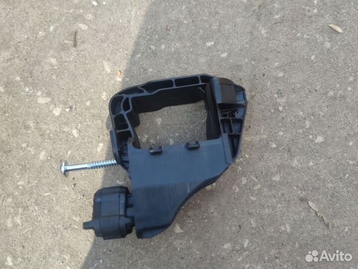 Крепление кассеты радиатора 253