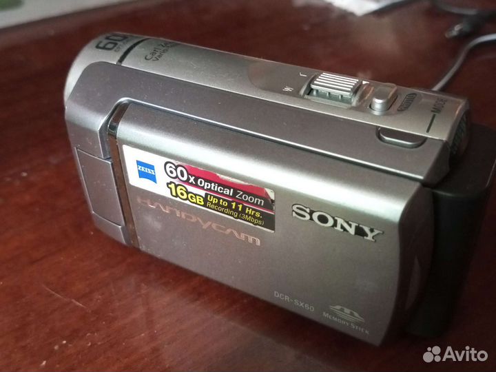Видеокамера Sony DCR-SX60