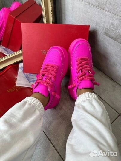 Кроссовки Valentino