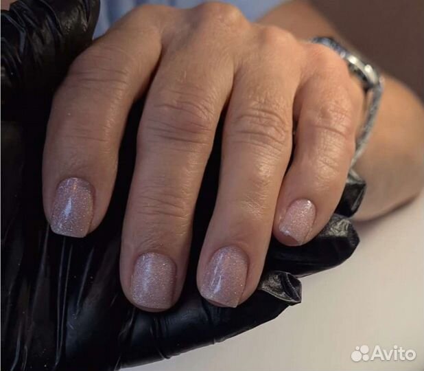 Маникюр в салоне