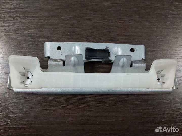 Кронштейн ручки двери Volkswagen Touareg 1 2.5D