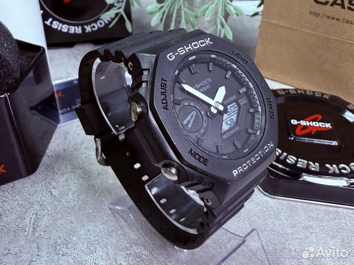 Часы Casio G-Shock GA-2100 / черно-белые