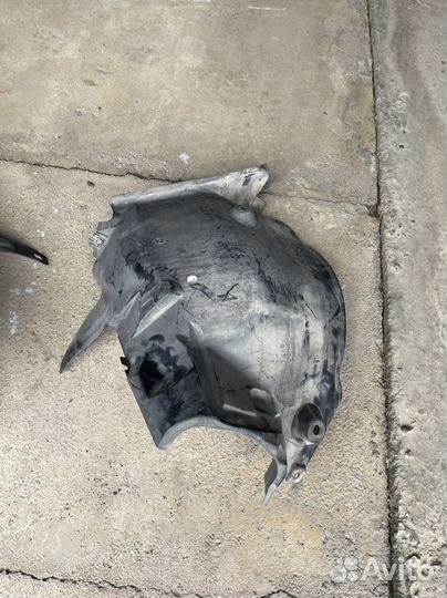 Подкрыльники Mercedes C-class W204