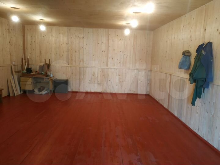 Гараж, > 30 м²