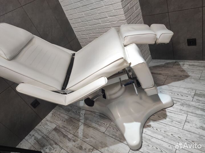Педикюрное кресло кушетка с гидравликой