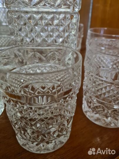 Графин хрустальный и стаканы