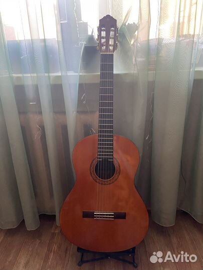 Гитара yamaha c40 с чехлом и подставкой