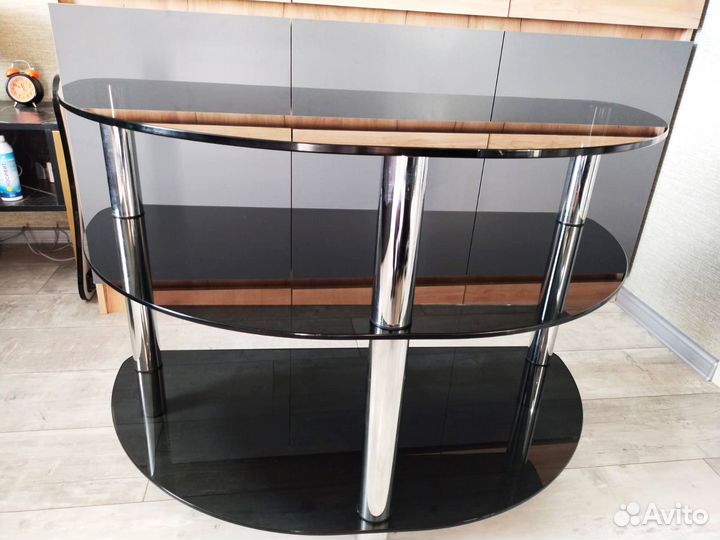 Столик под телевизор