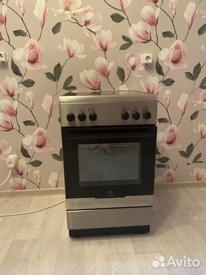 Плита электрическая electrolux новая