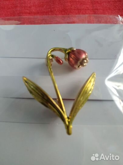 Броши бижутерия новые в упаковках