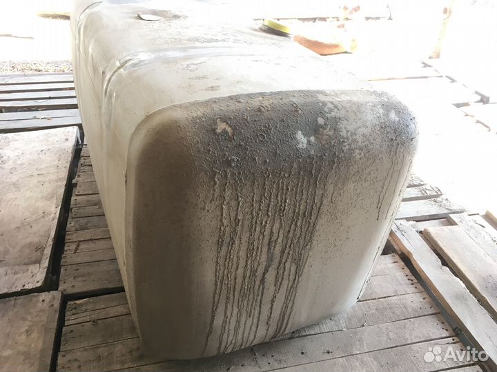 Топливный бак бензобак Mercedes Actros Axor 650L