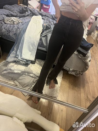 Джинсы с разрезами 26(42)