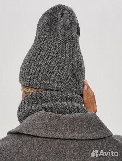 Шапка со снудом женская