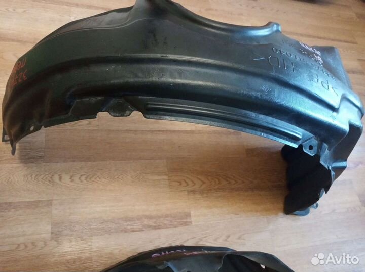 Подкрылок передний (локер) Toyota bB2, Daihatsu M