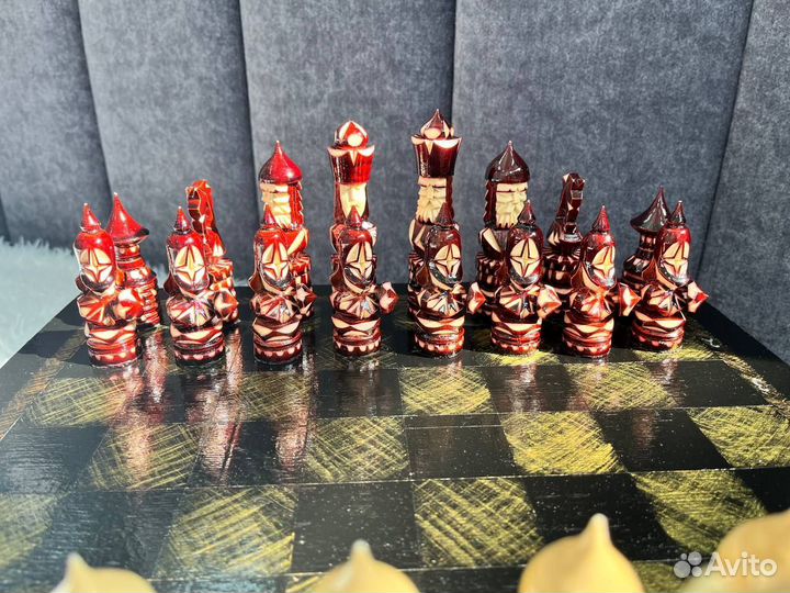Шахматы резные ручной работы 