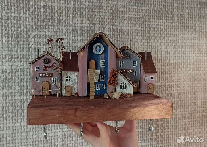 Ключница настенная из дерева