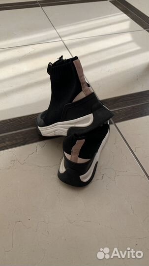 Ботинки Zara для девочки размер 35