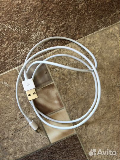 Зарядка на iPhone провод