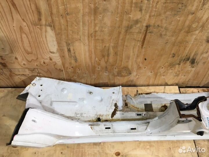 Порог правый Mazda Demio DY3W zjve 2003