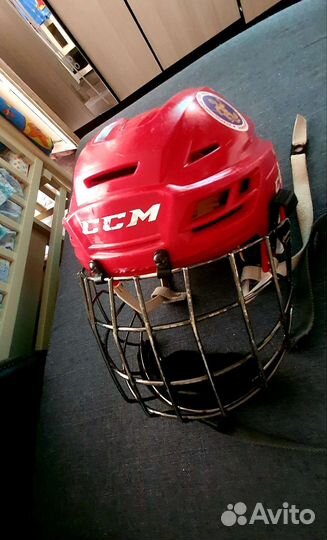 Хоккейный шлем