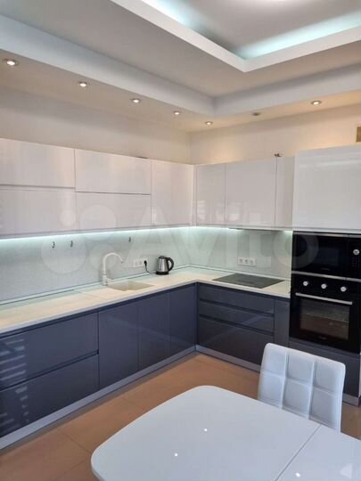 2-к. квартира, 82 м², 9/10 эт.