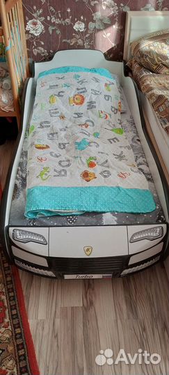 Детская кровать машинка