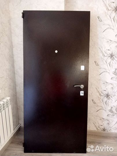 Дверь входная металлическая новая