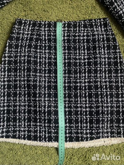 Твидовый костюм с юбкой M