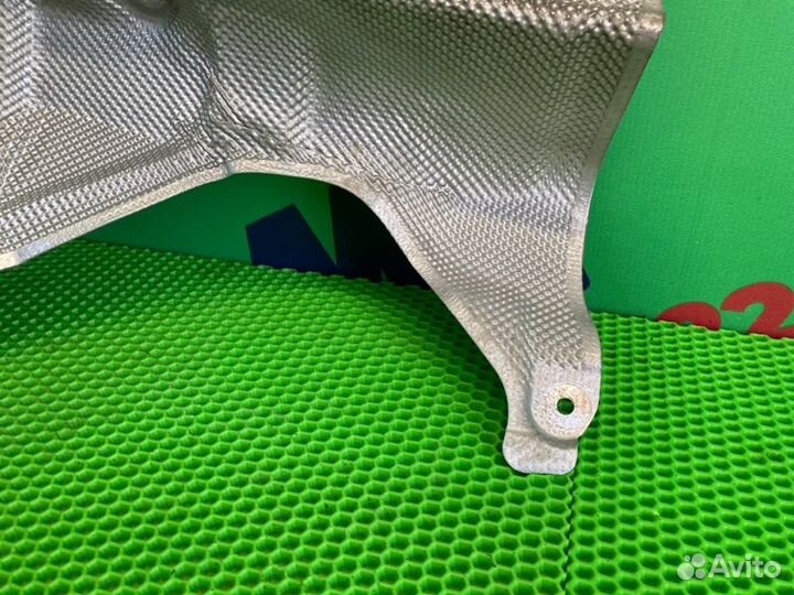 Тепловой экран Bmw X5 E70 N57D30A 2012