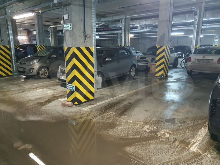 Машиноместо, 13 м²