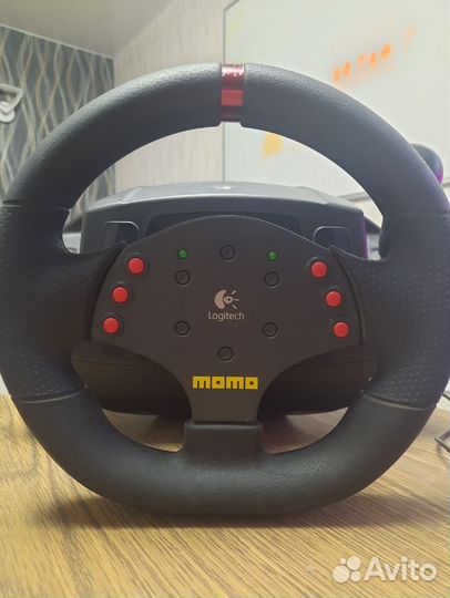 Игровой руль logitech momo racing