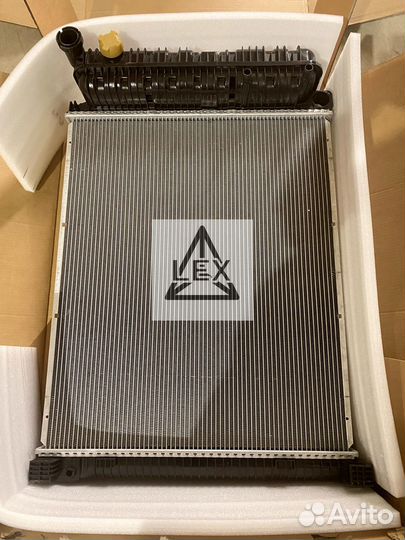 Радиатор грузовик Mercedes Benz atego 9405000303