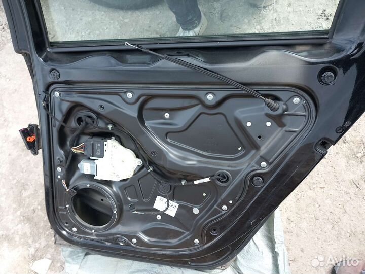 Дверь задняя правая passat Б6