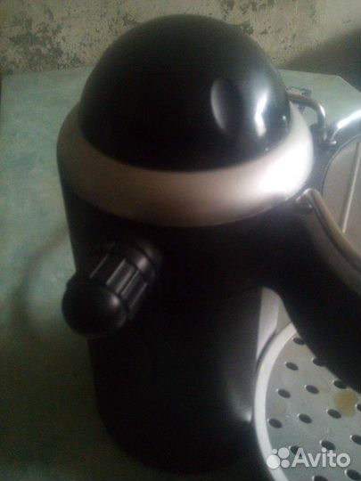 Кофеварка рожковая Редмонд