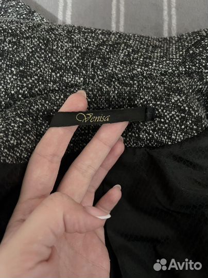 Пальто демисезонное с капюшоном 46 48 Venisa