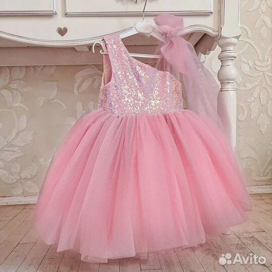 Нарядное платье для девочки новое