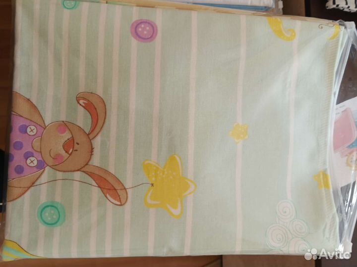 Новое постельное бельë в детскую кроватку