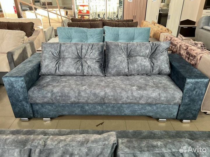 Диван красивый