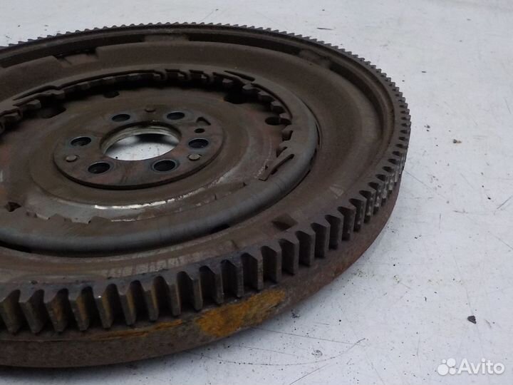 Б/У Маховик Audi A1 2010- 03F105266 VAG